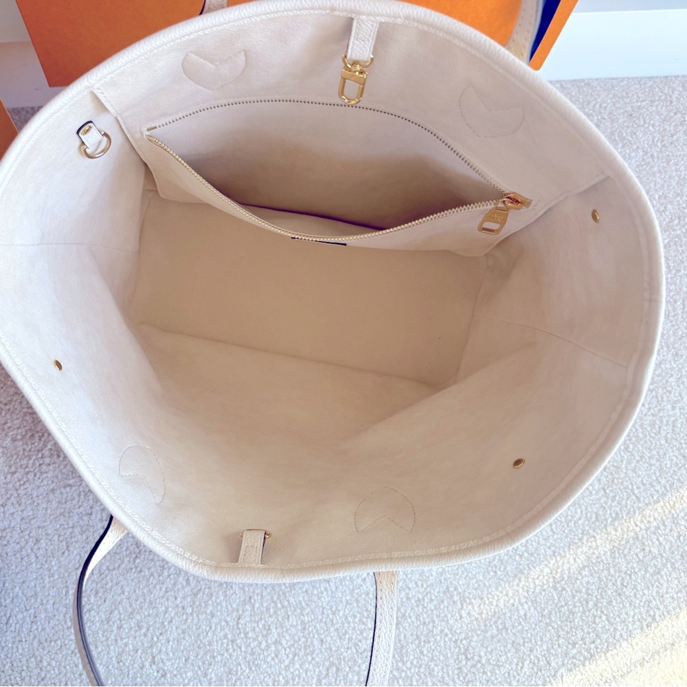 BRAND NEW Louis Vuitton Neverfull MM Monogram Empreinte Cream Leather Tote Bag - Picture 5 of 16
